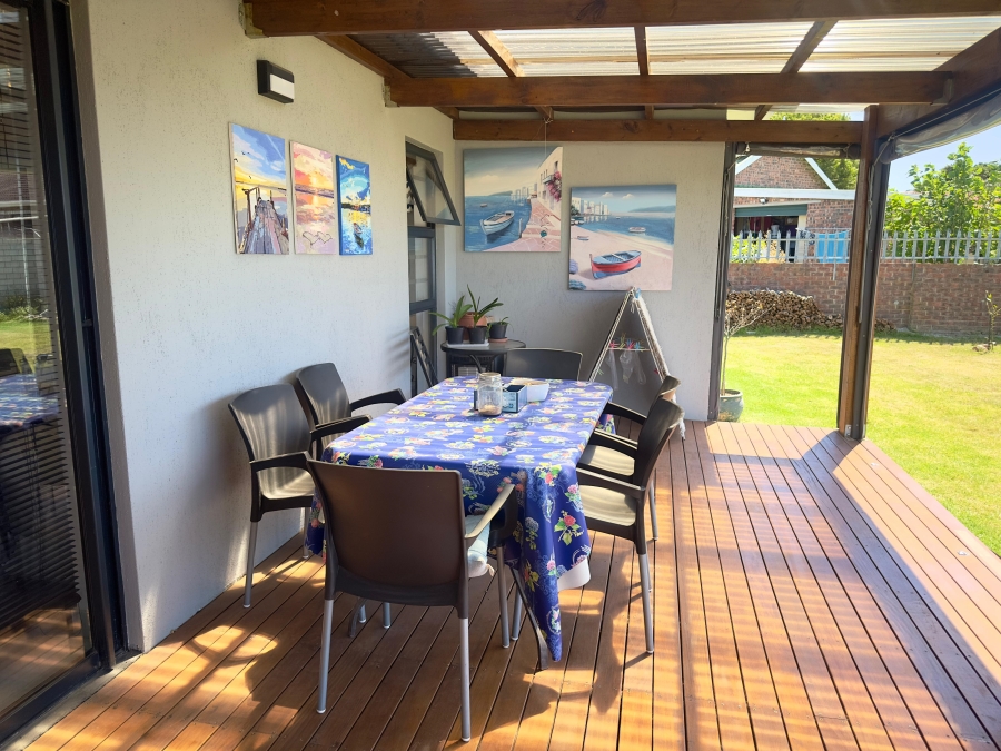 3 Bedroom Property for Sale in Wavecrest Eastern Cape